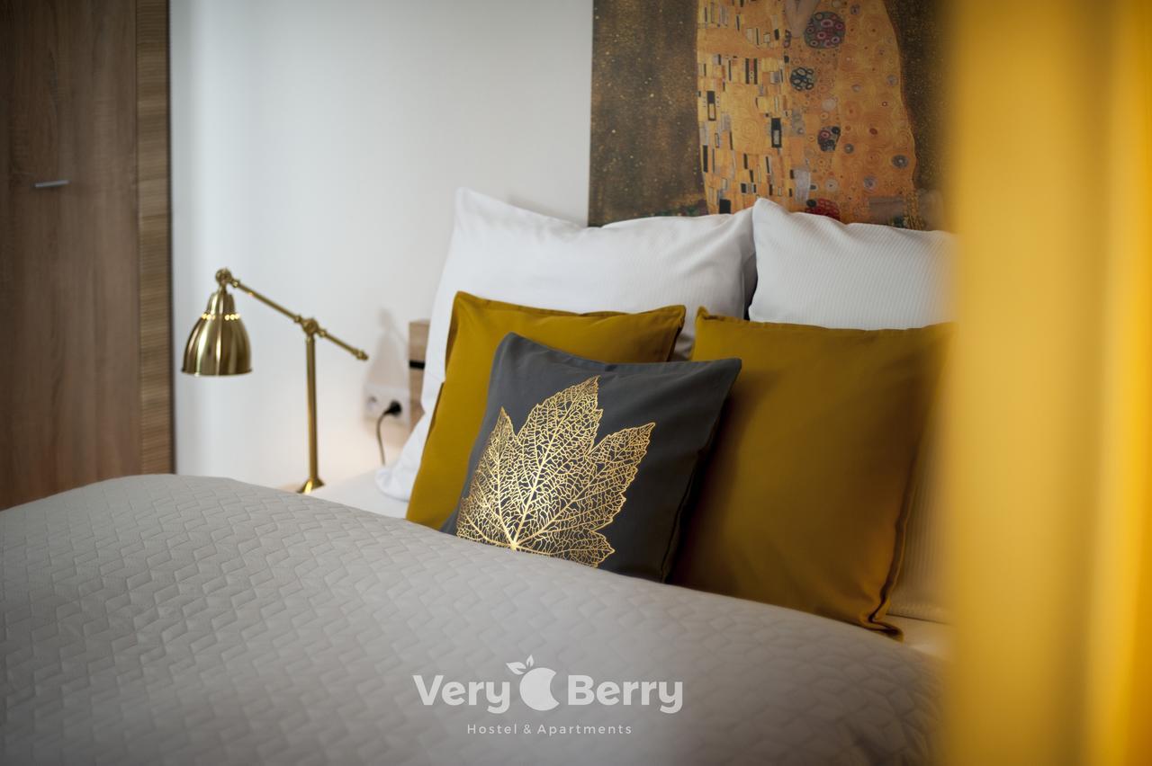 Przestronny Apartament Very Berry W Poznaniu Z Dwiema Sypialniami By Noclegi Renters Ngoại thất bức ảnh
